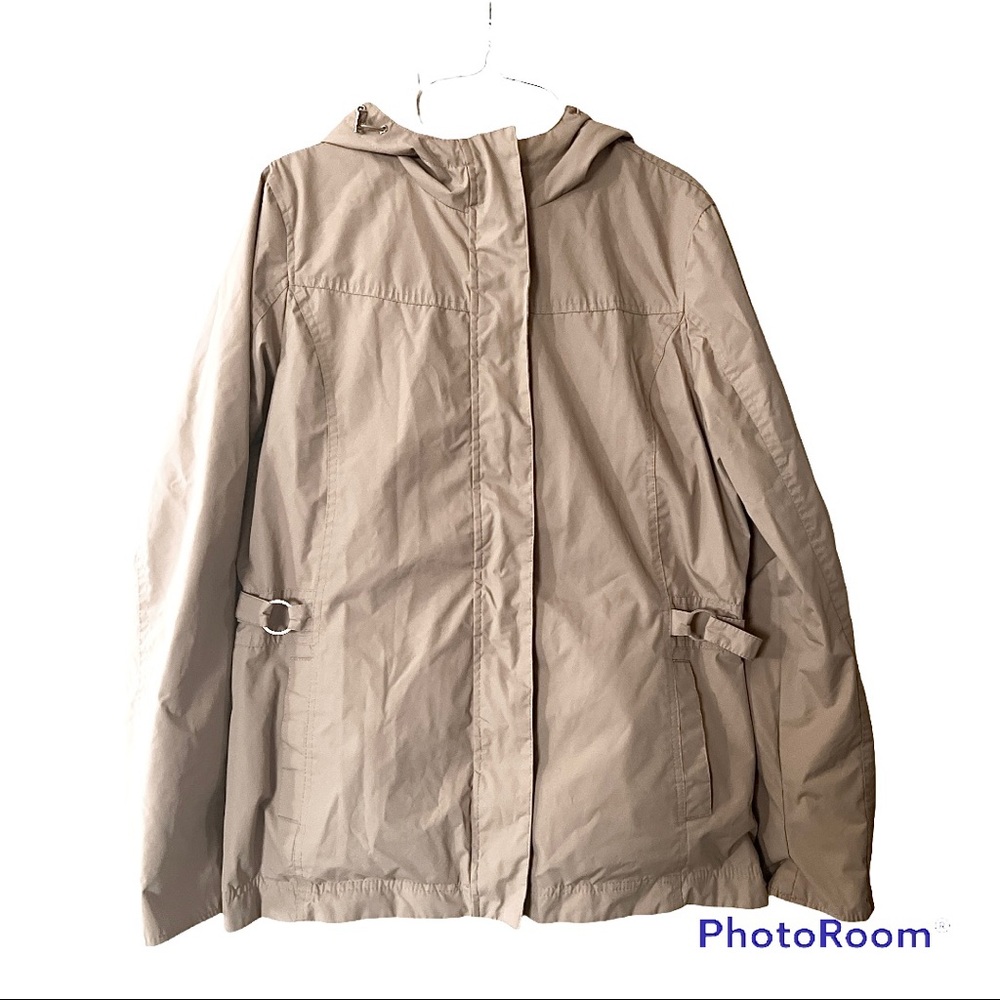 Free Country Reversible Womens Jacket Size Medium Beige/Off white.
